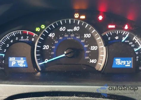 2014 Toyota Camry Xle z USA, uszkodzony, nr VIN 4T1BF1FK1EU393055